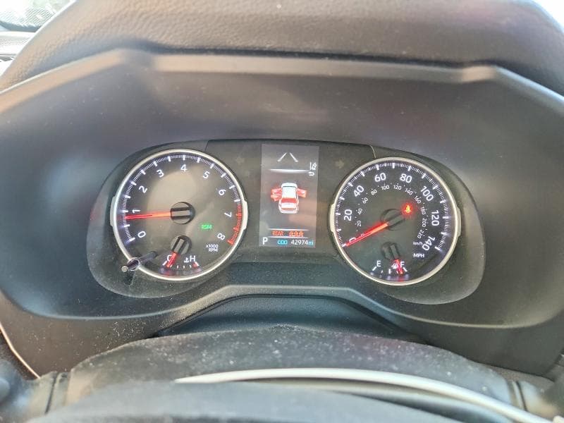 2021 TOYOTA RAV4 XLE 9