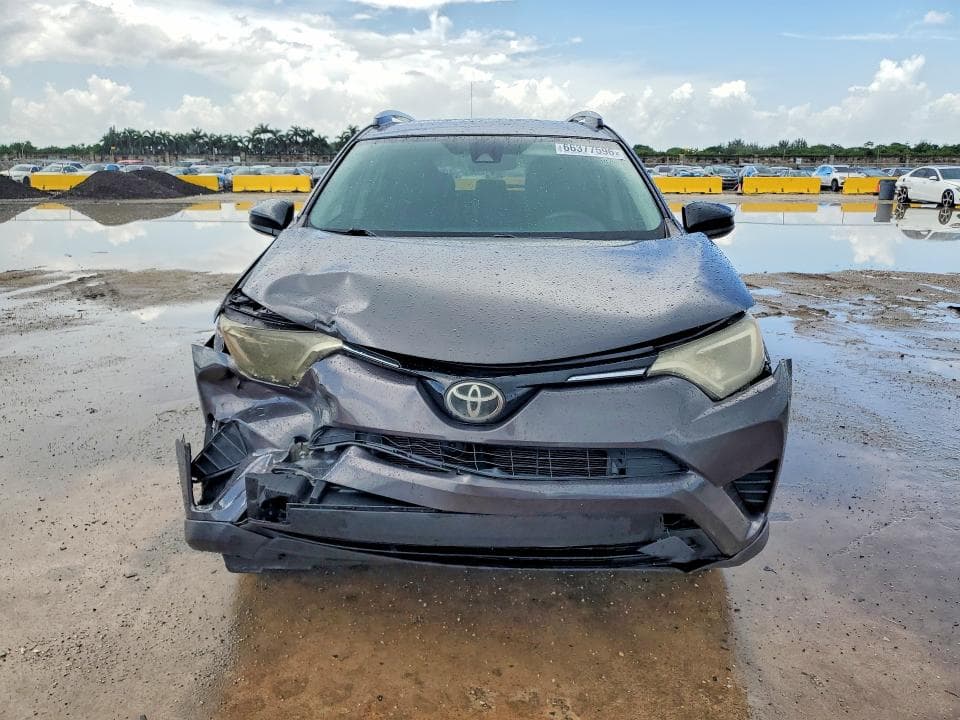 2017 TOYOTA RAV4 LE 5