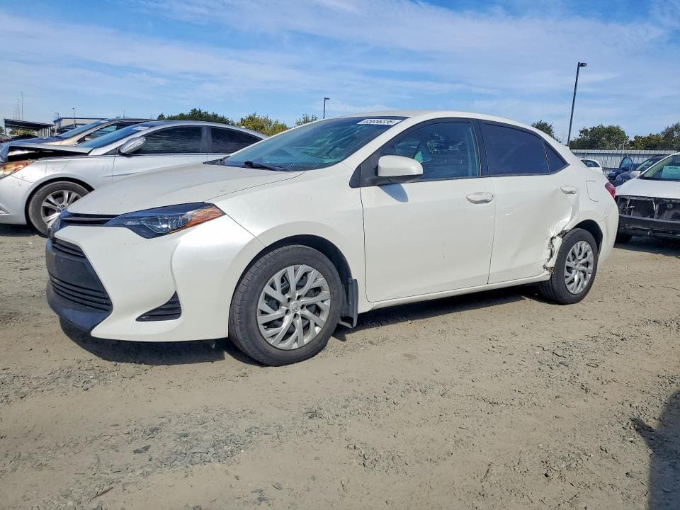 2018 TOYOTA COROLLA LE - 1