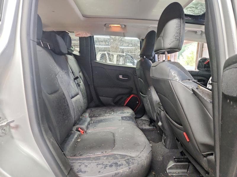 2019 JEEP RENEGADE TRAILHAWK 11