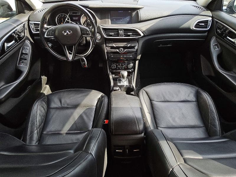 2018 INFINITI QX30 LUXURY 8