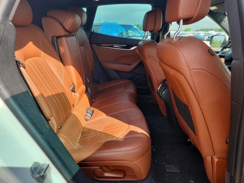 2017 MASERATI LEVANTE 10