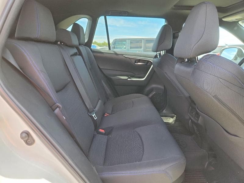 2022 TOYOTA RAV4 SE 11