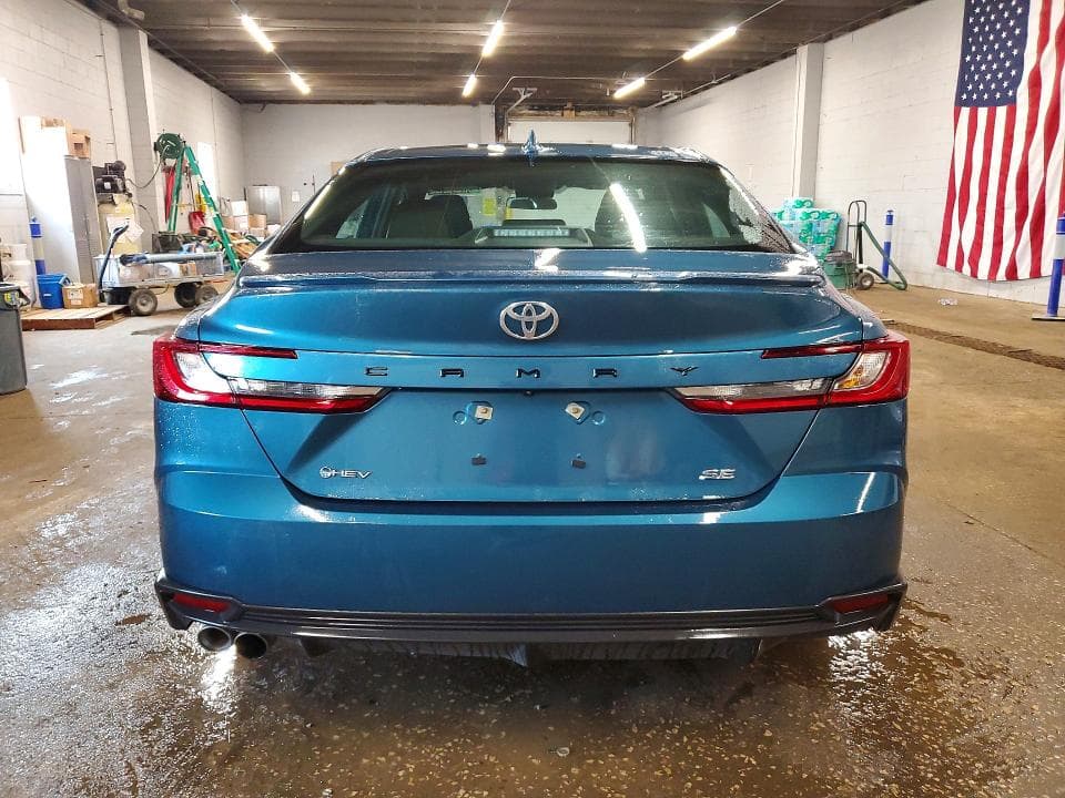 2025 TOYOTA CAMRY SE 6