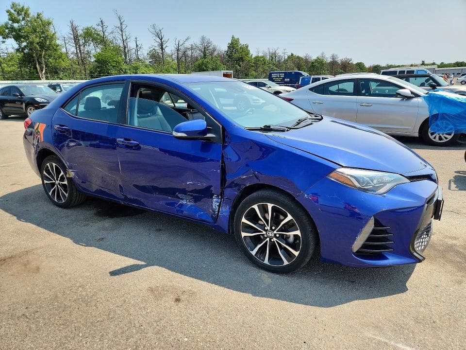 2017 TOYOTA COROLLA XSE 4