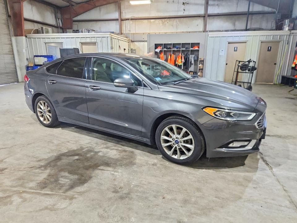 2017 FORD FUSION SE 4