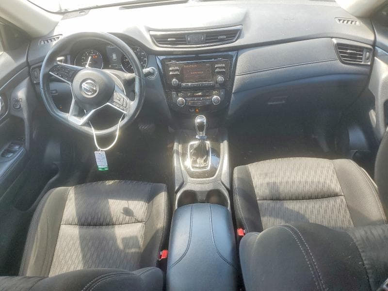 2017 NISSAN ROGUE SV 8