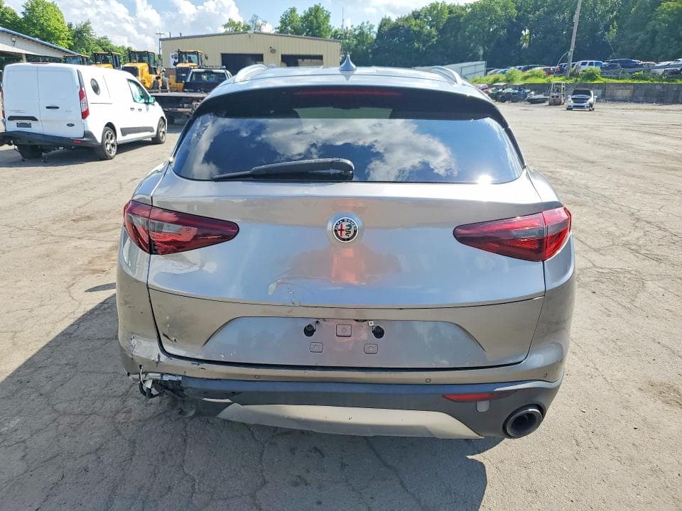2018 ALFA ROMEO STELVIO 6