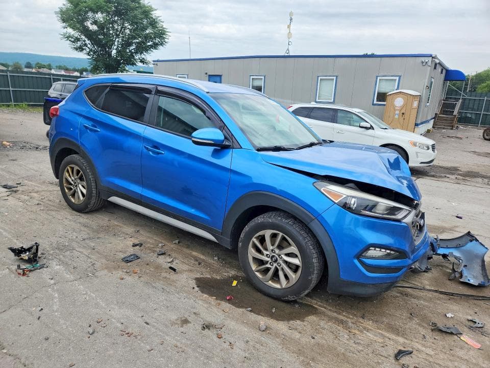 2017 HYUNDAI TUCSON SE PLUS 4