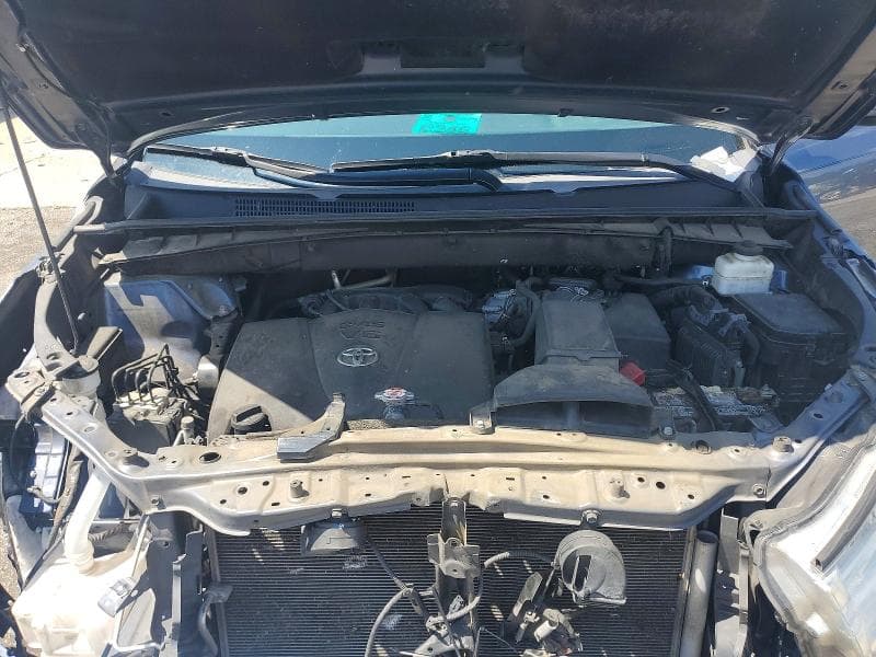 2019 TOYOTA HIGHLANDER LE 11