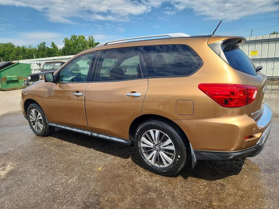 2017 NISSAN PATHFINDER SL 2