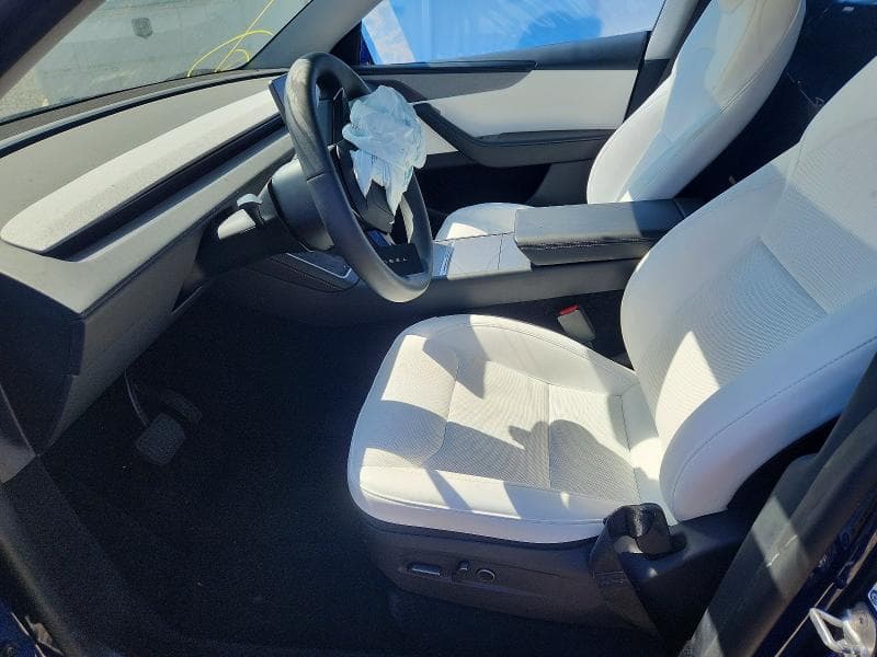 2026 TESLA MODEL Y 7
