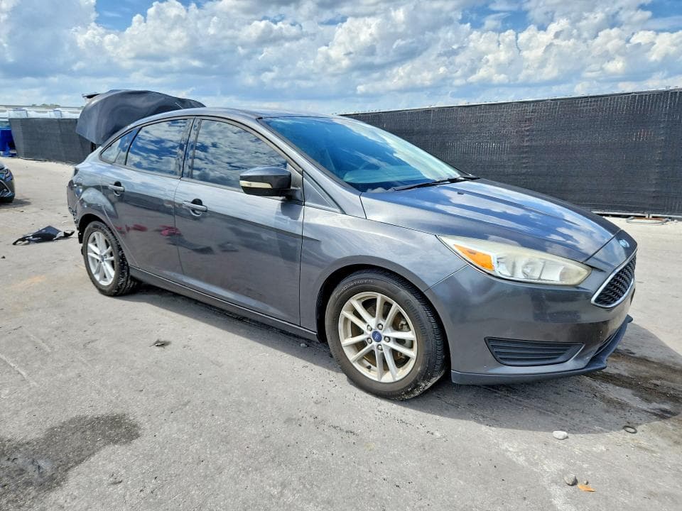 2017 FORD FOCUS SE 4