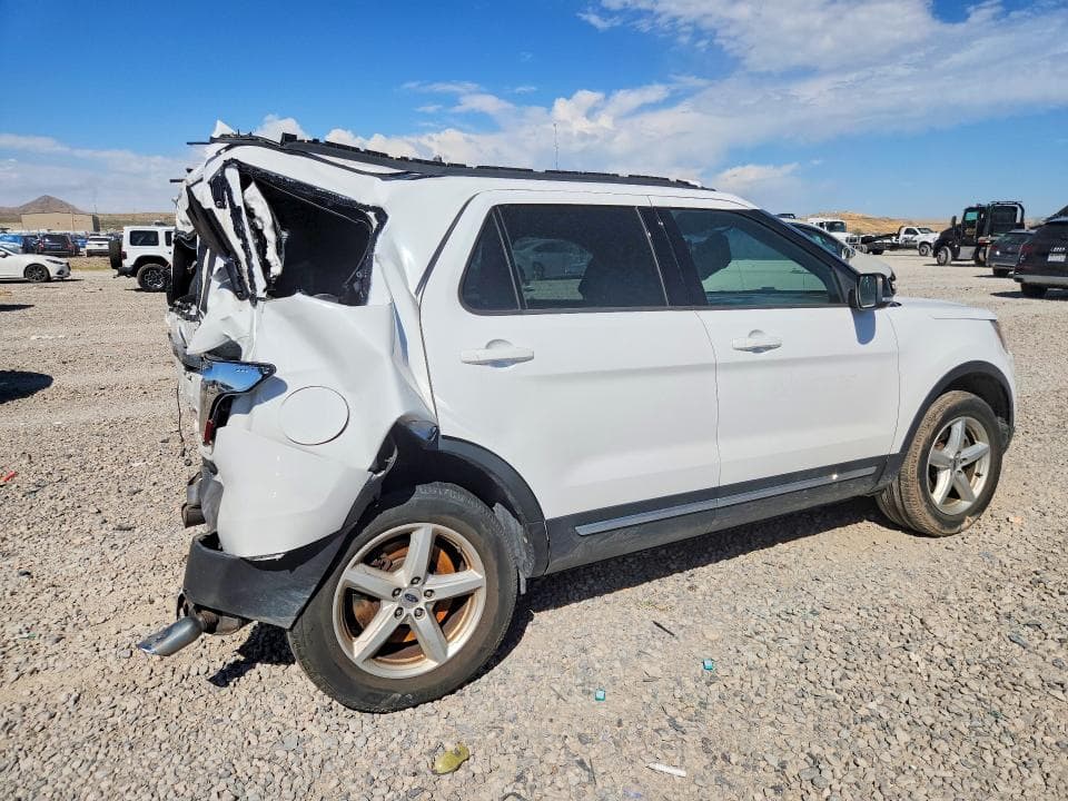 2017 FORD EXPLORER XLT 3
