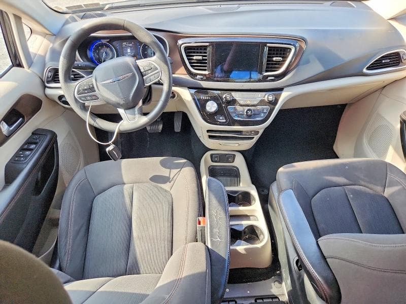 2017 CHRYSLER PACIFICA TOURING 8
