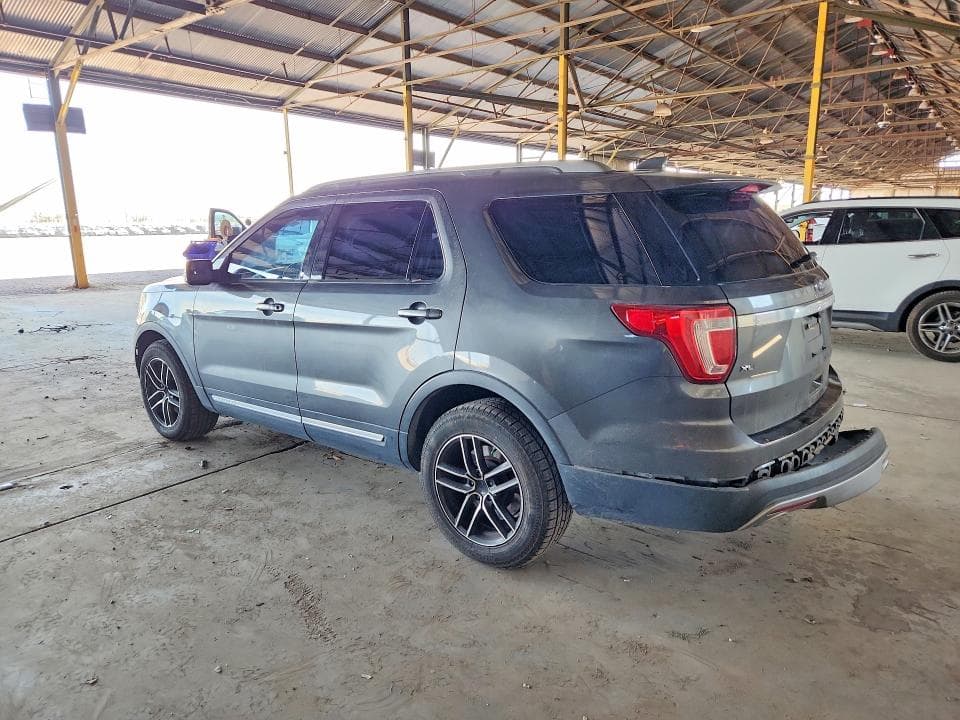 2017 FORD EXPLORER XLT 2