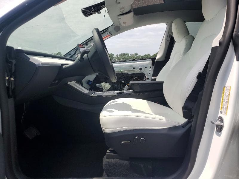 2025 TESLA MODEL Y 7
