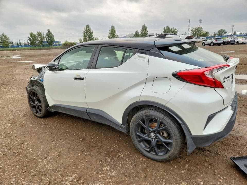 2021 TOYOTA C-HR LE 2