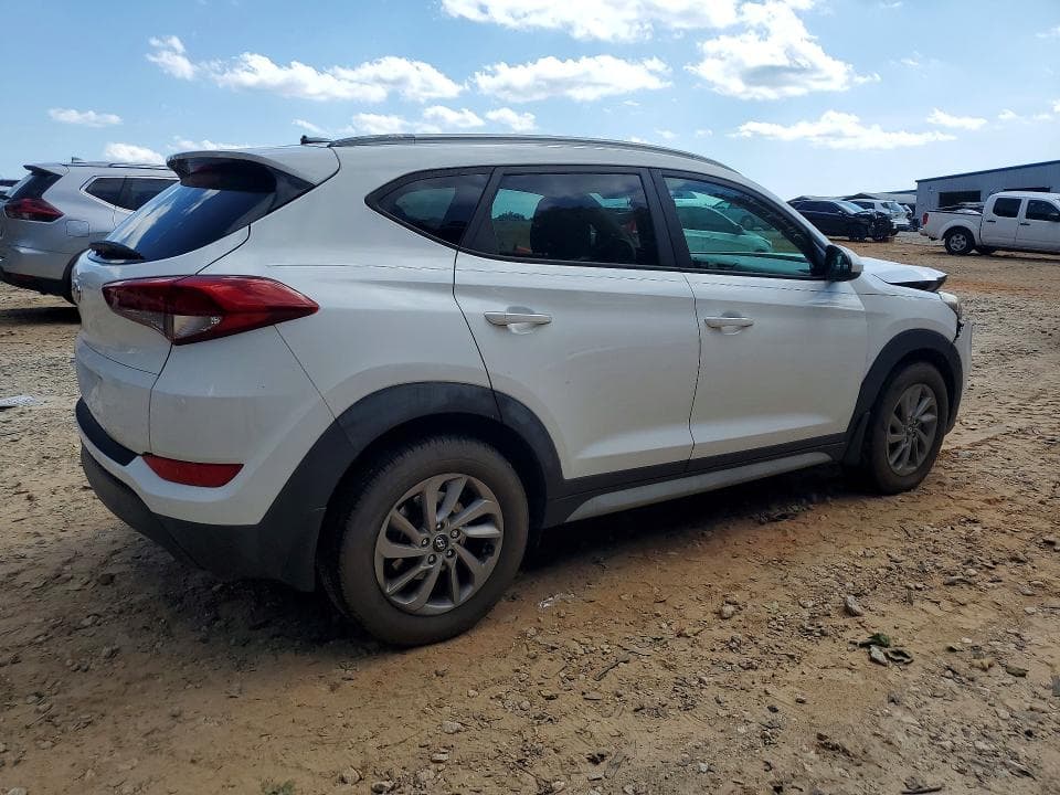 2017 HYUNDAI TUCSON SE 3