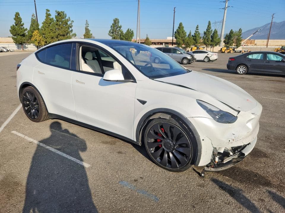2022 TESLA MODEL Y 4