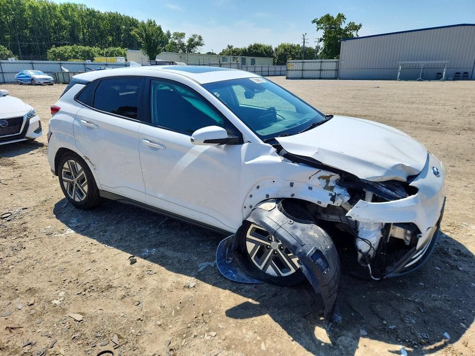 2023 HYUNDAI KONA SEL 4