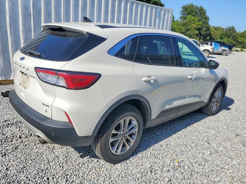 2022 FORD ESCAPE SE 3