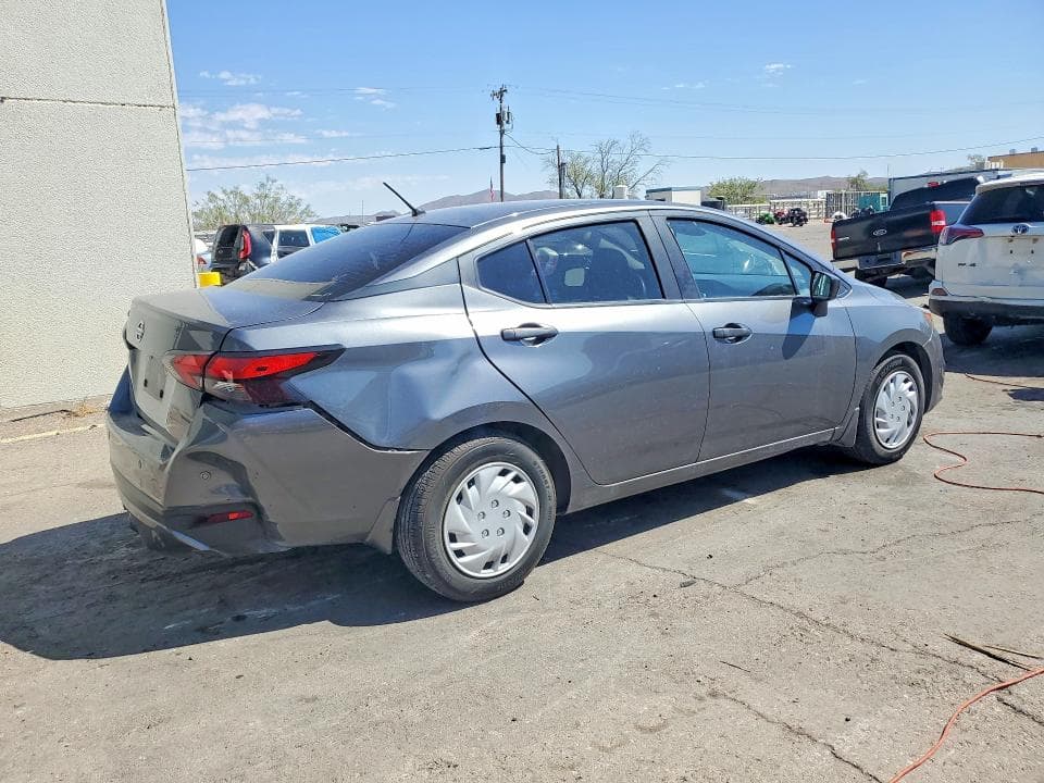 2021 NISSAN VERSA S 3