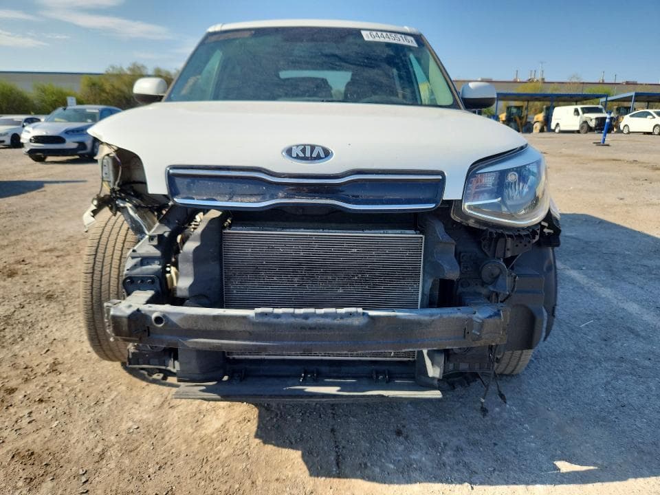 2019 KIA SOUL + 5