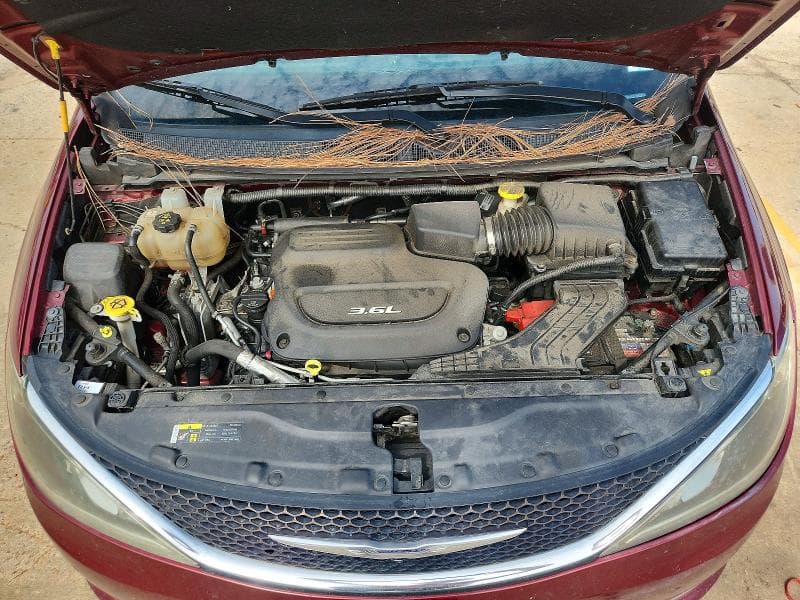 2017 CHRYSLER PACIFICA LIMITED 12