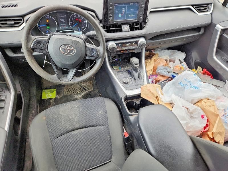 2021 TOYOTA RAV4 LE 8