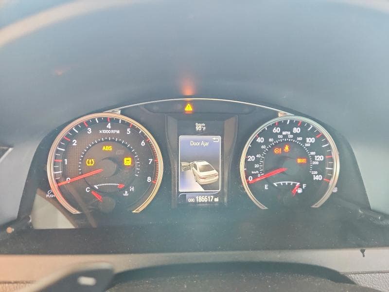 2017 TOYOTA CAMRY SE 9