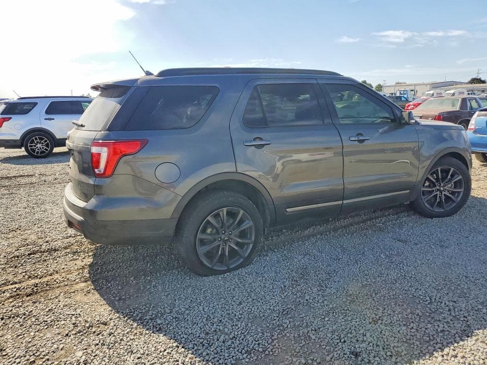 2019 FORD EXPLORER XLT 3