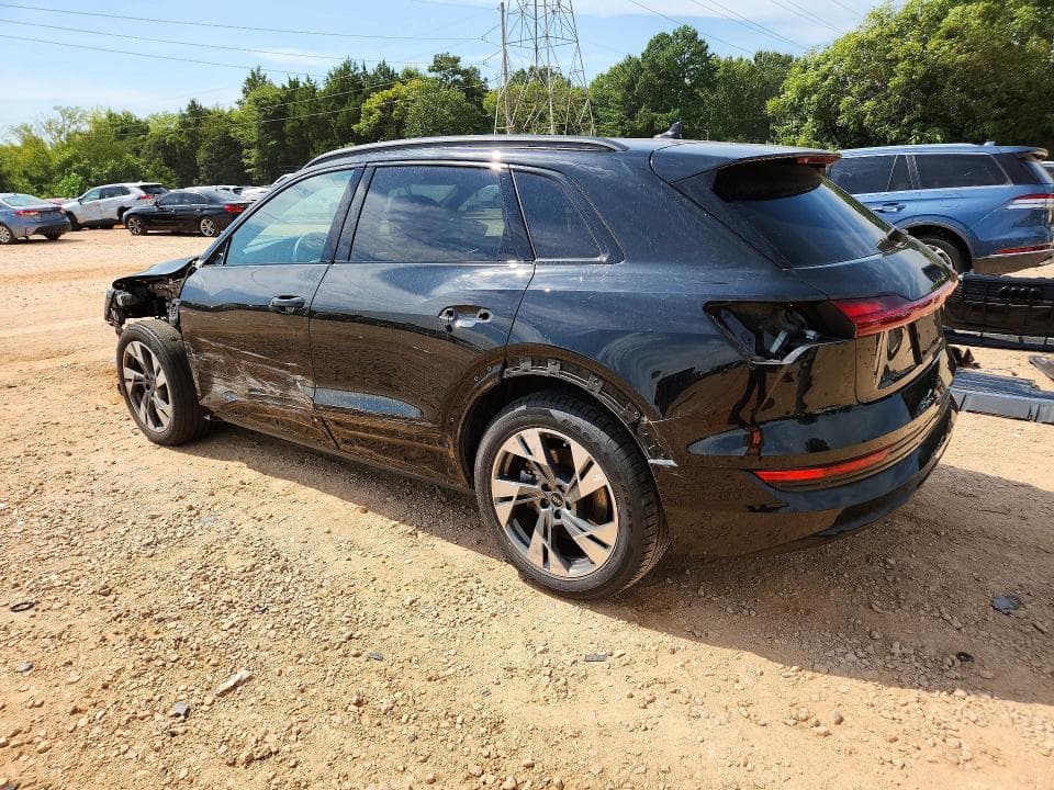 2022 AUDI E-TRON PREMIUM 2