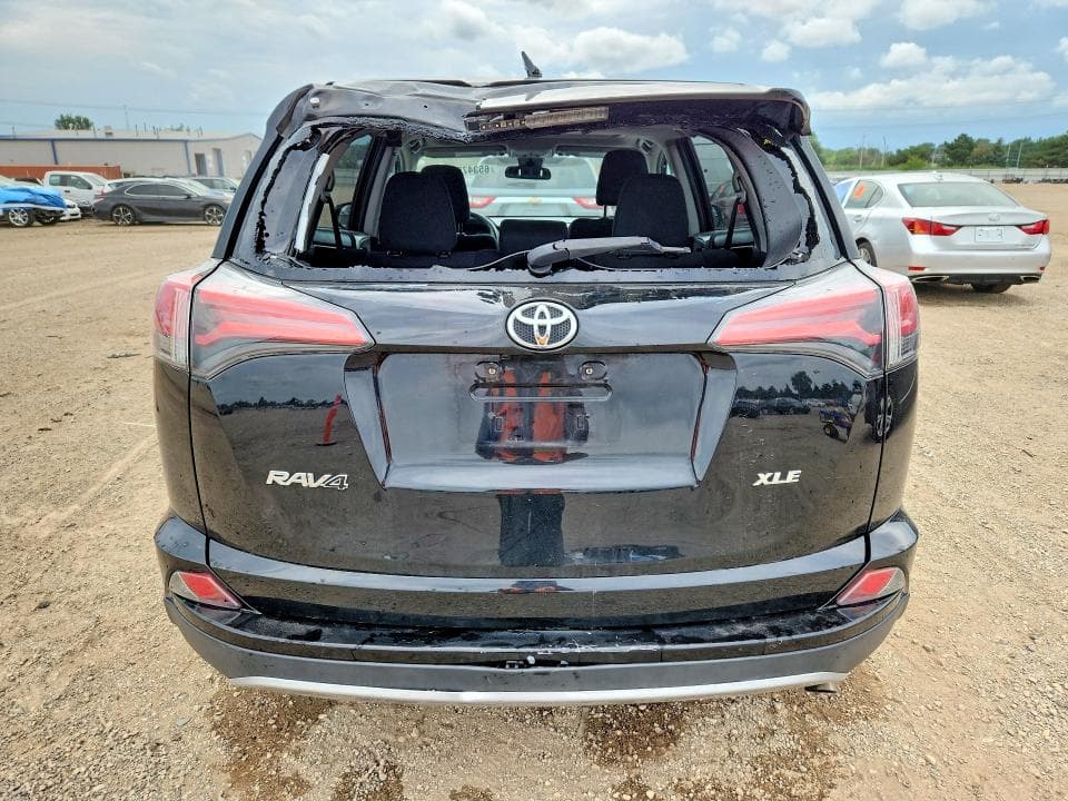 2018 TOYOTA RAV4 XLE 6