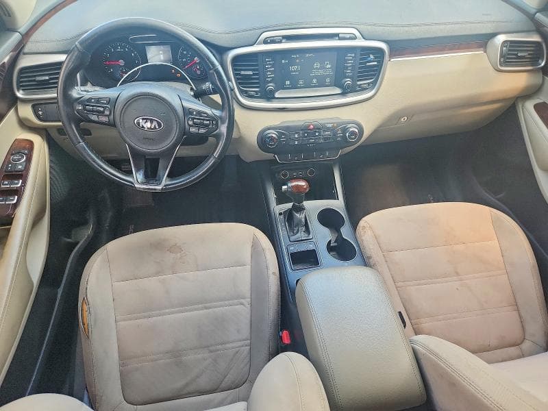 2017 KIA SORENTO LX 8