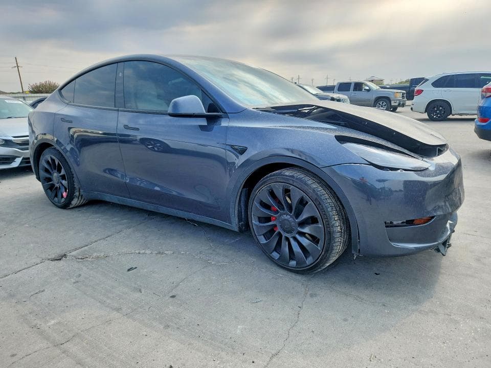 2023 TESLA MODEL Y 4