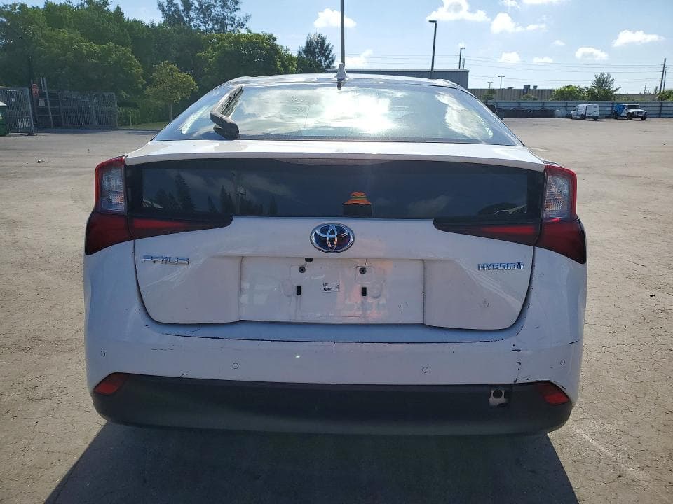 2021 TOYOTA PRIUS LE 6
