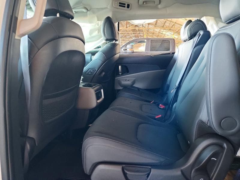 2026 KIA CARNIVAL EX 11