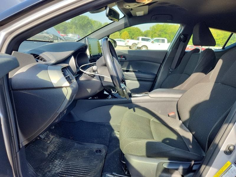 2019 TOYOTA C-HR XLE 7