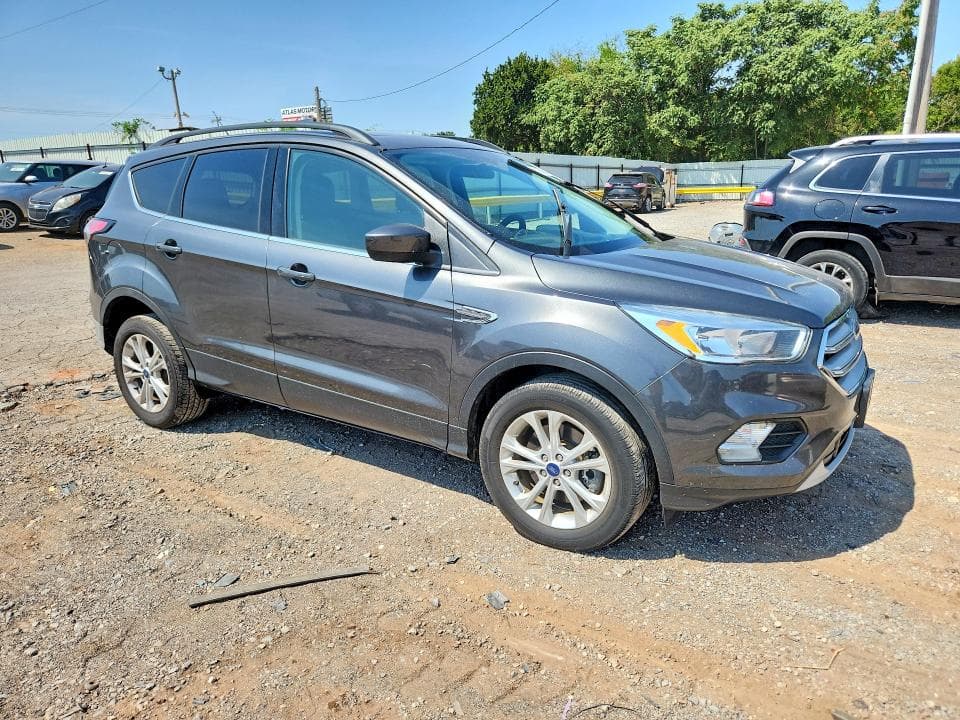 2018 FORD ESCAPE SE 4