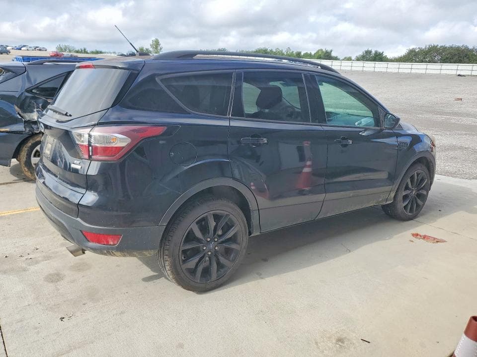 2017 FORD ESCAPE SE 3