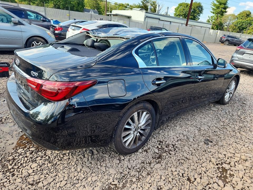 2021 INFINITI Q50 LUXE 3