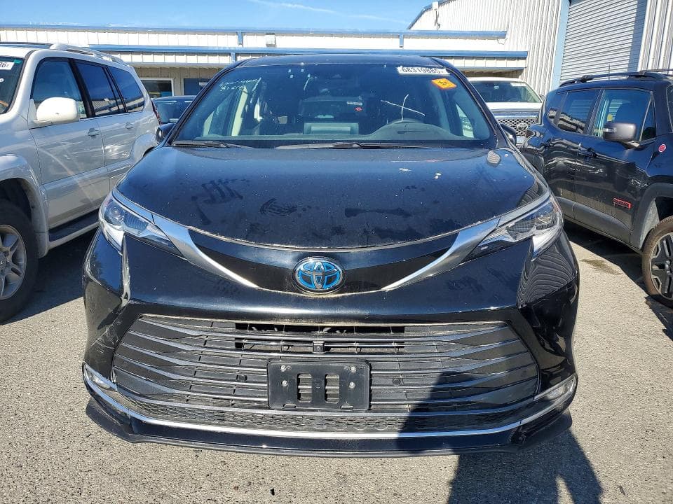 2021 TOYOTA SIENNA PLATINUM 7-PASSENGER 5