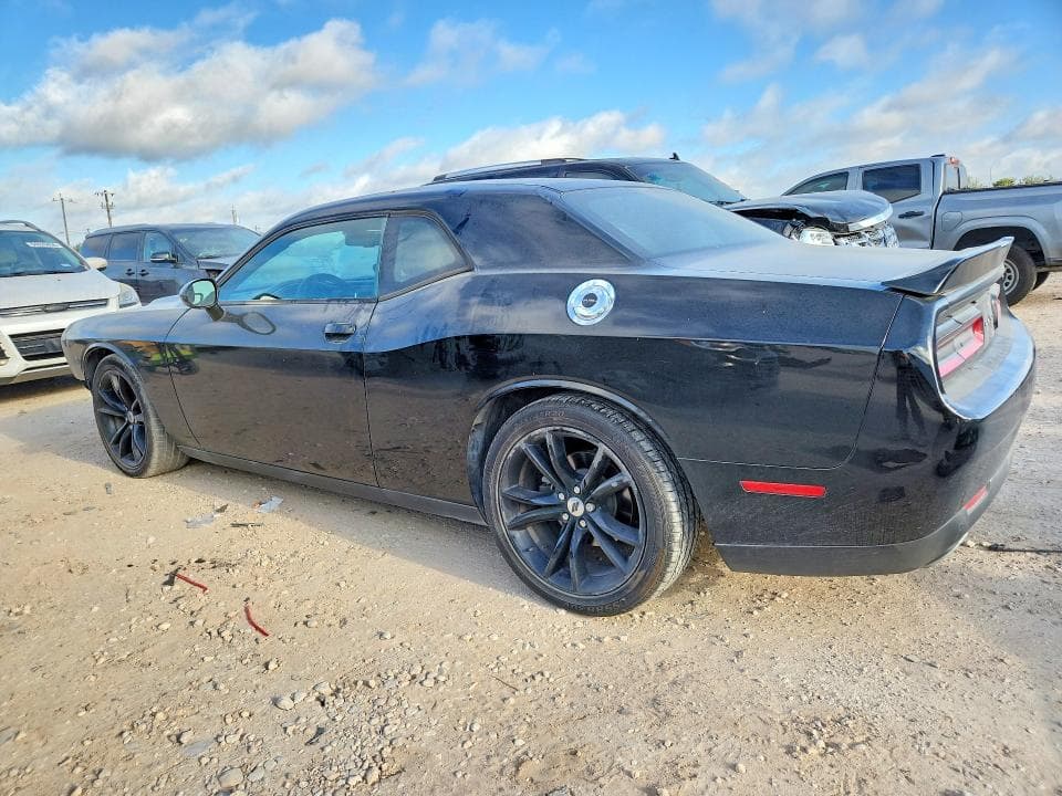 2017 DODGE CHALLENGER SXT 2