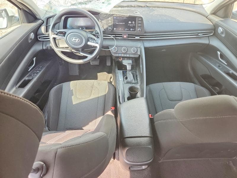 2024 HYUNDAI ELANTRA SE 8