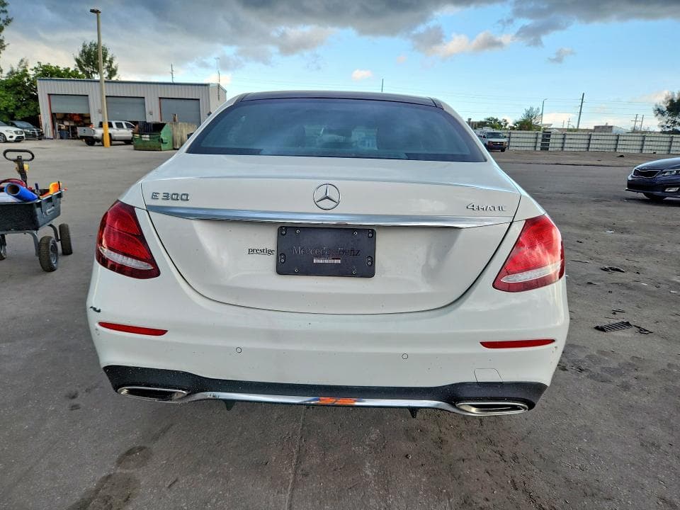 2017 MERCEDES-BENZ E 300 4MATIC 6