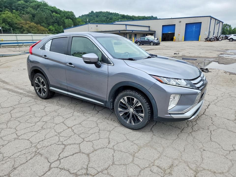 2018 MITSUBISHI ECLIPSE CROSS SE 4