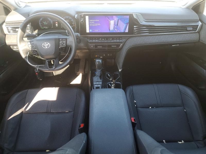 2025 TOYOTA CAMRY XLE 8