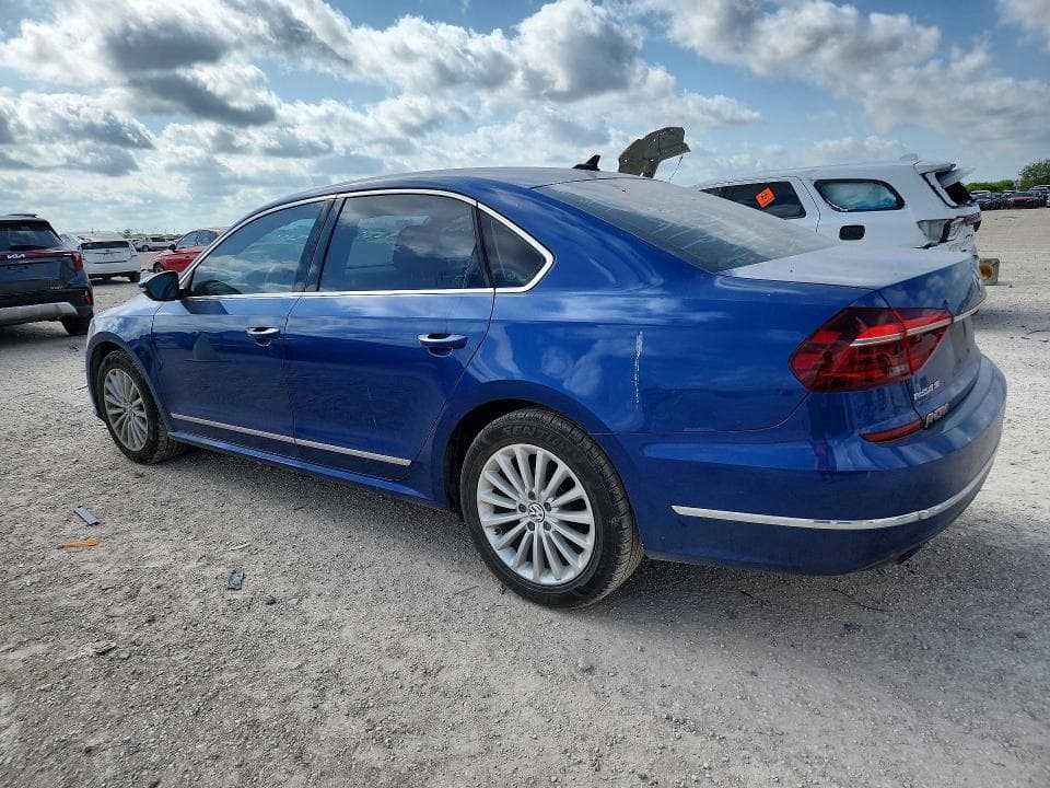 2017 VOLKSWAGEN PASSAT SE 2