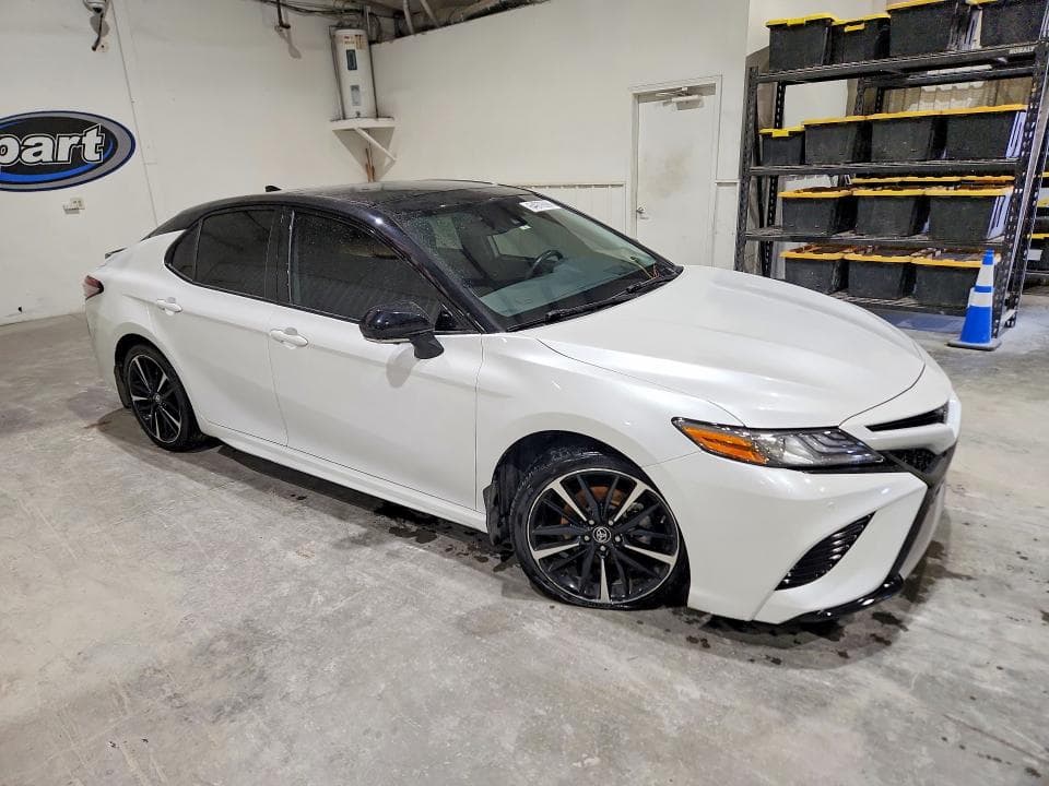 2019 TOYOTA CAMRY XSE 4